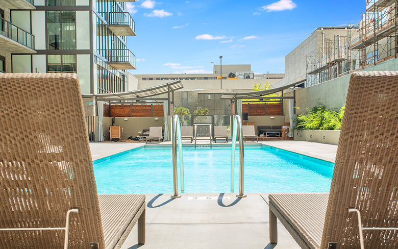 8th-And-Hope-Apartments-Los-Angeles-CA-Pool