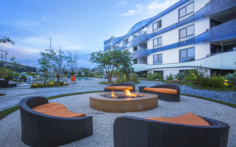 Waves Apartments Fire Pit Lounge Area